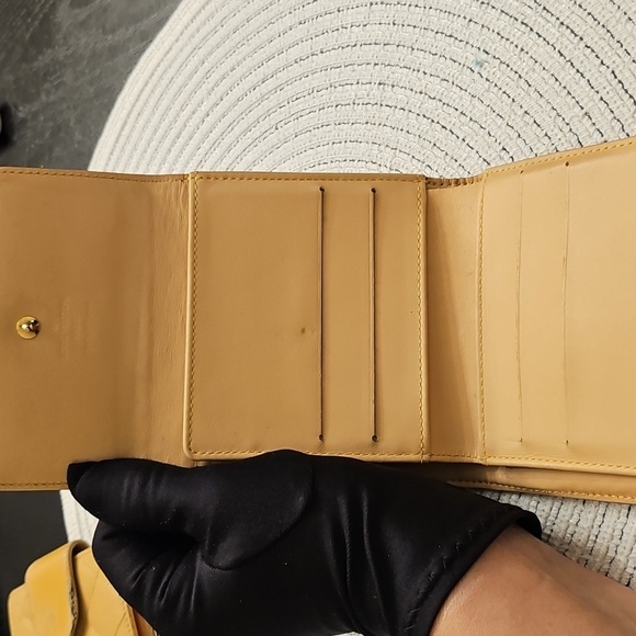 Authentic Louis Vuitton White Multicolor Elise Wallet - Picture 3 of 11